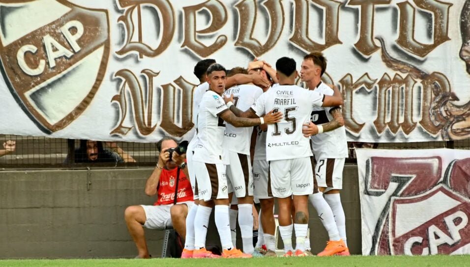 Platense derrot&oacute; a Instituto y lo dej&oacute; sin DT