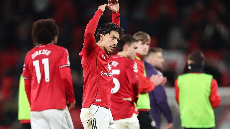 Con Lisandro Mart&iacute;nez ovacionado, el Manchester United gan&oacute; el &uacute;nico partido post navidad entre las ligas de elite